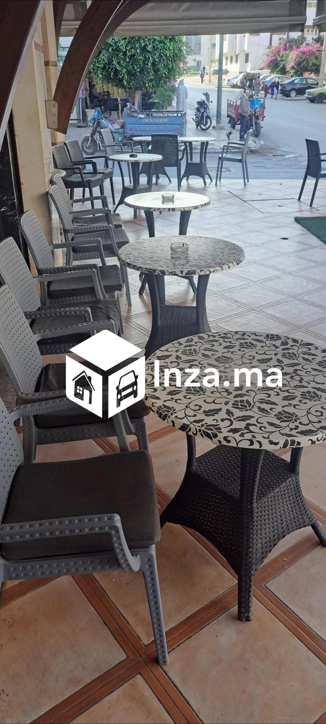 Maison et café à vendre