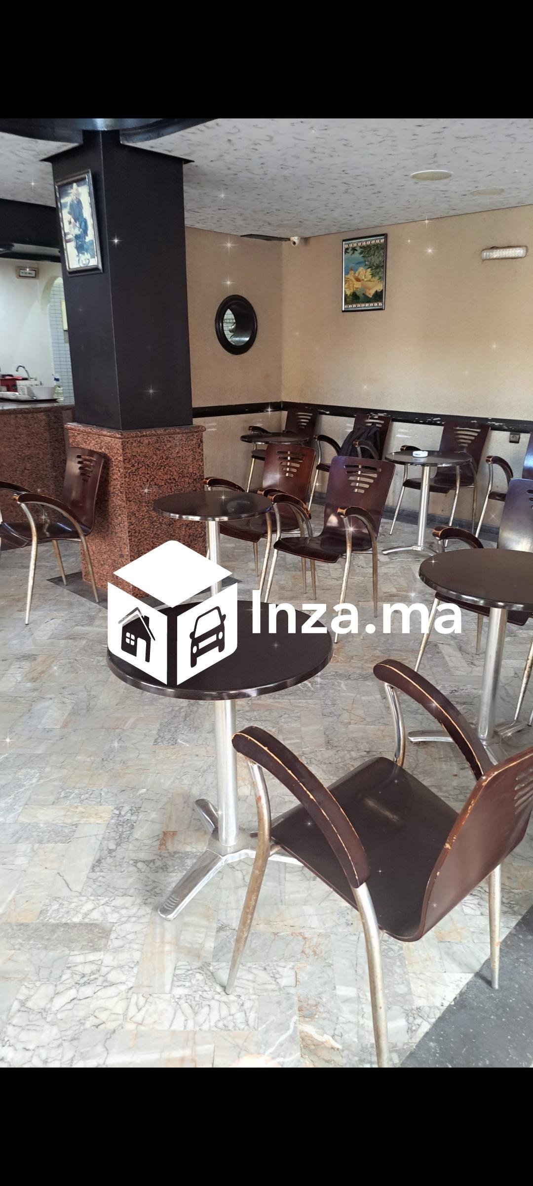 Maison et café à vendre