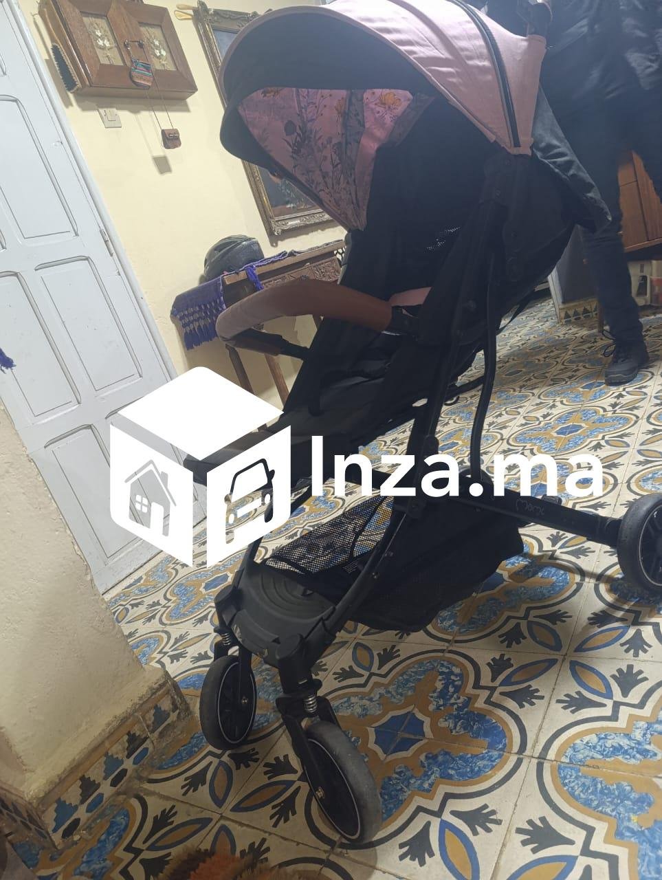 عربة الاطفال