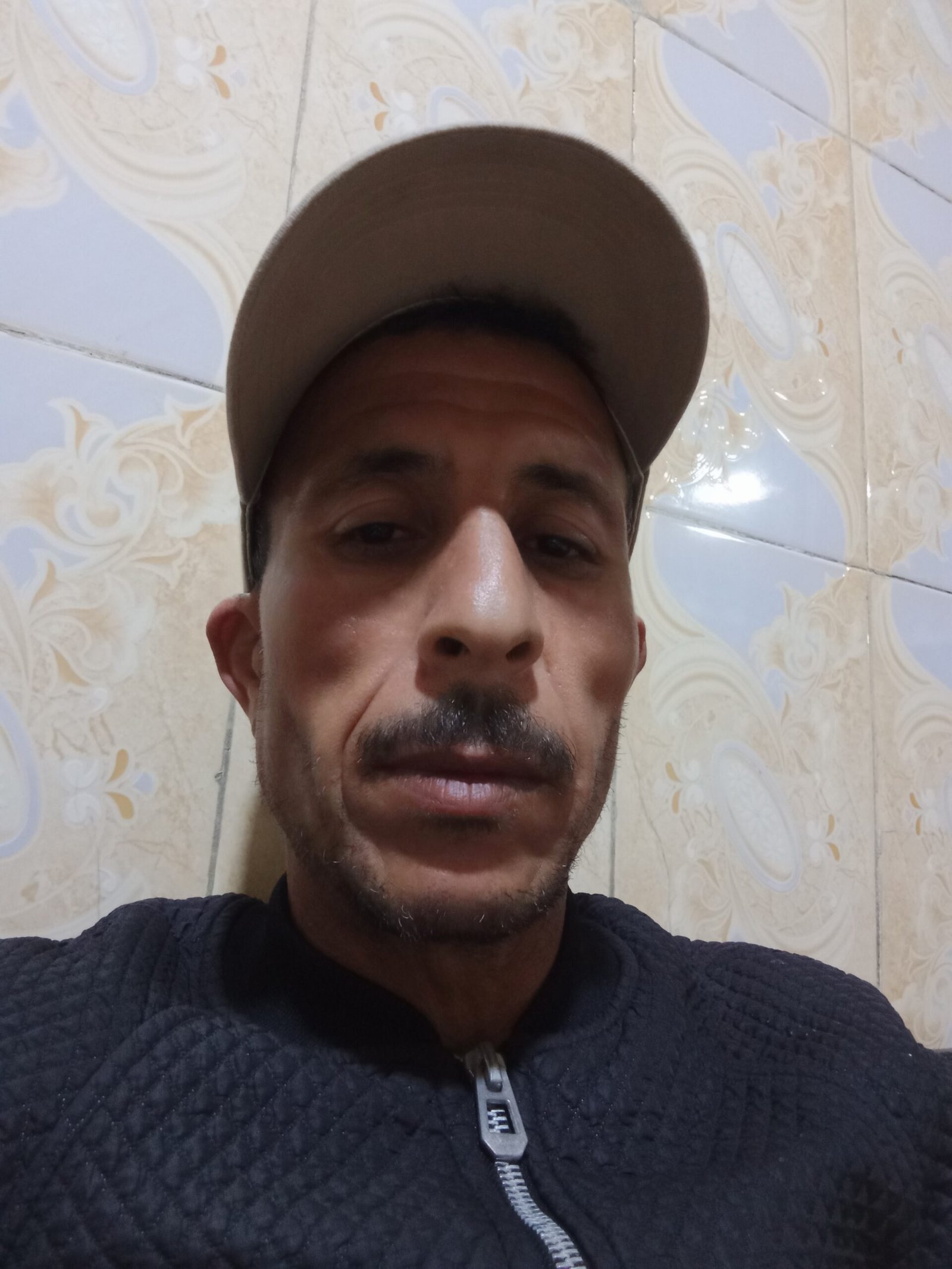 سائق أبحث عن عمل