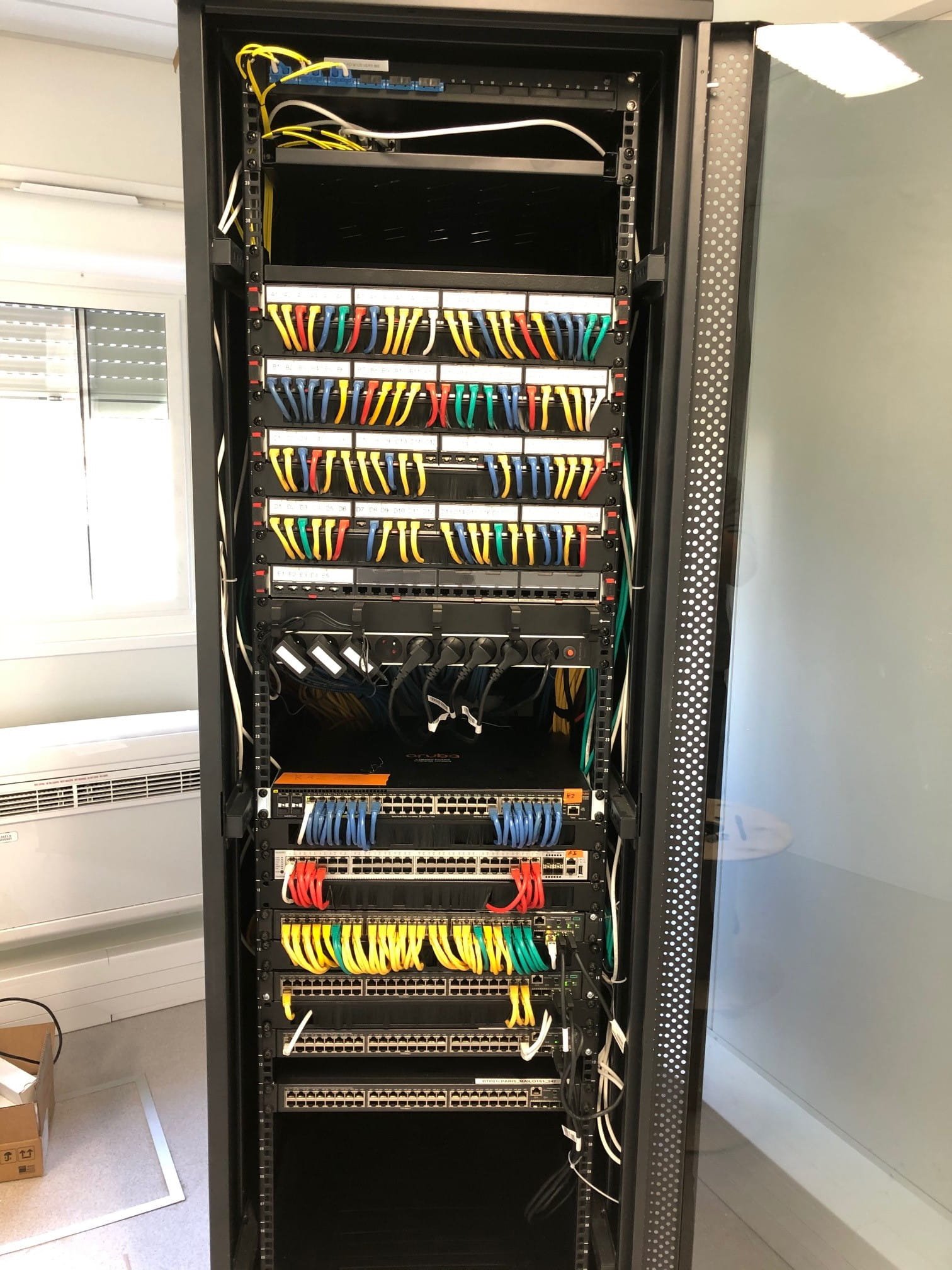 Technicien installateur réseau informatique et caméra