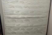 سرير رائع مرتبة للنوم بحالة ممتازة Great bed mattress in excellent conditio