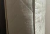سرير رائع مرتبة للنوم بحالة ممتازة Great bed mattress in excellent conditio