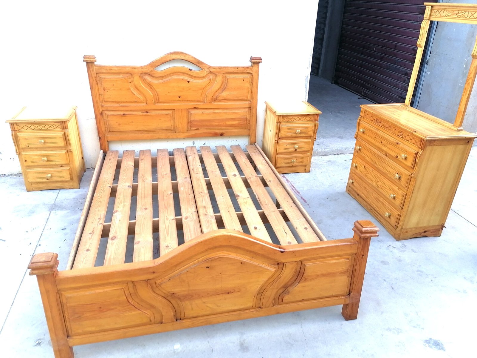 بيع وشراء اثات بالمغرب