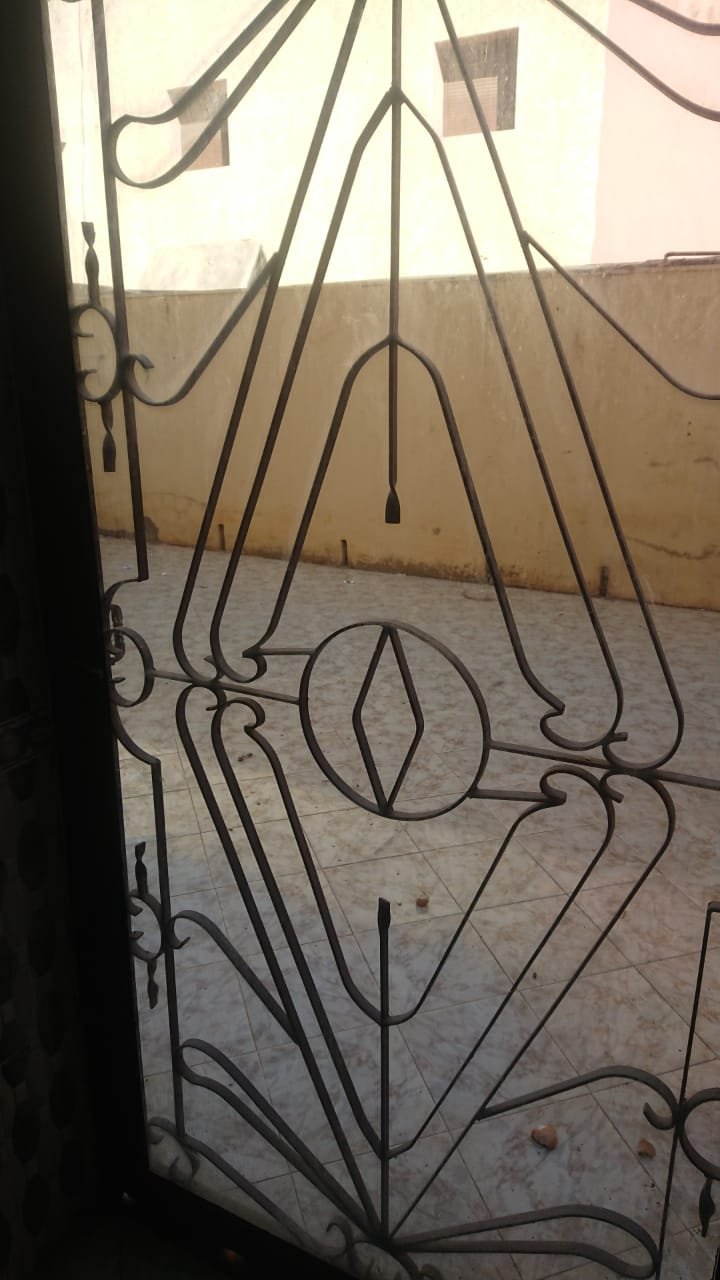 شقه للبيع في نواحي المحمدية لويزية بني خلف