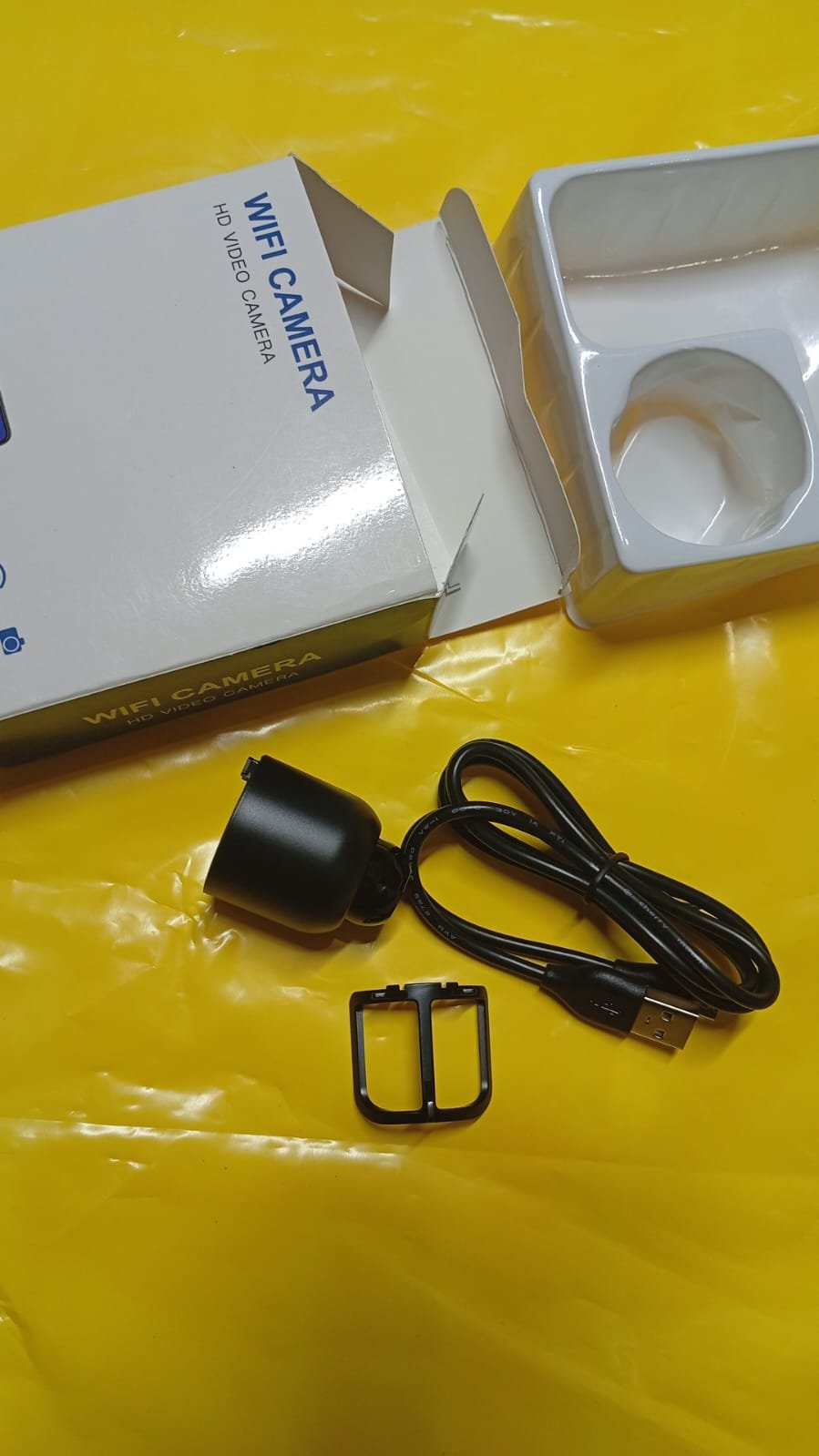 كاميرة مخفية و صغيرة الحجم وبمواصفات عالية