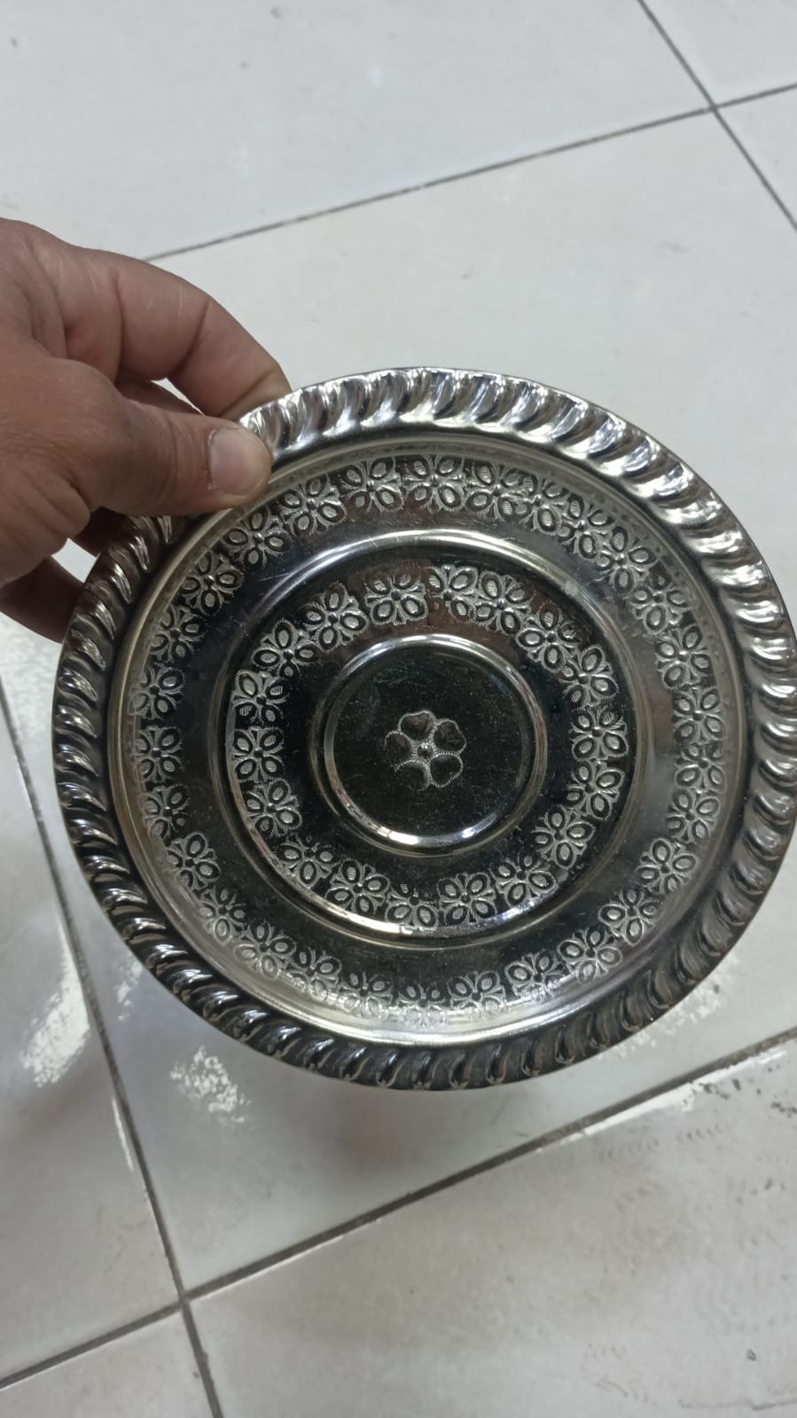 بوطة غاز صغيرة مع غطاء راقي