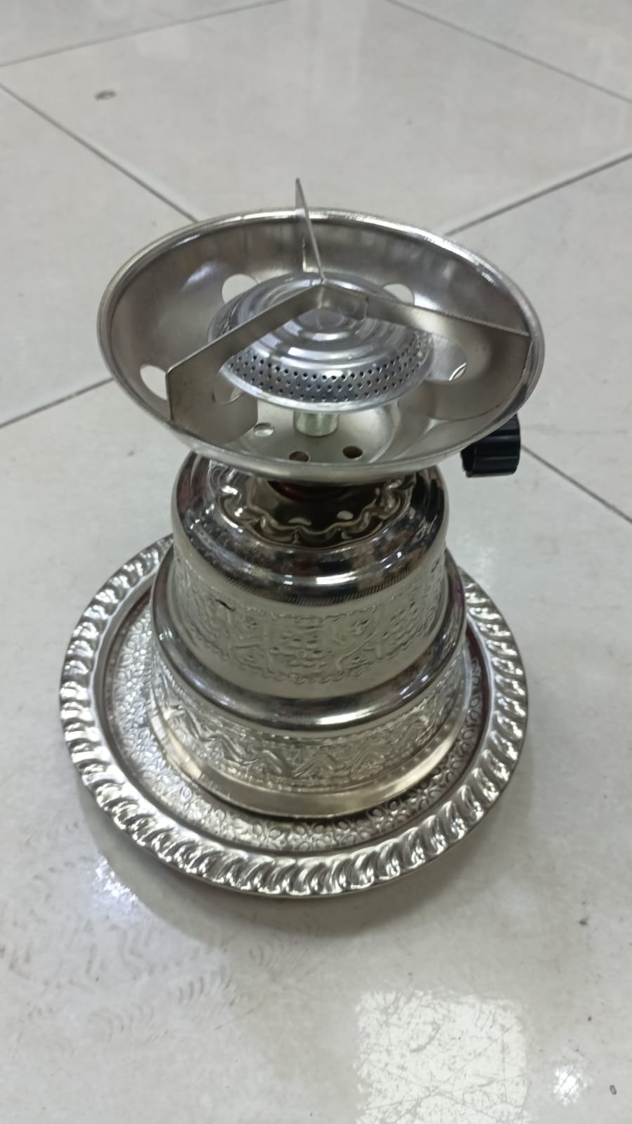 بوطة غاز صغيرة مع غطاء راقي