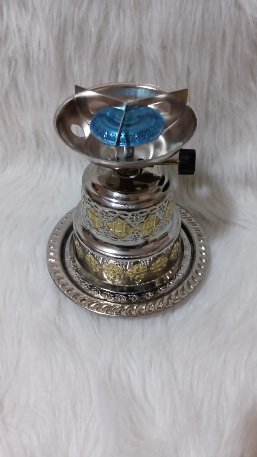 بوطة غاز صغيرة مع غطاء راقي