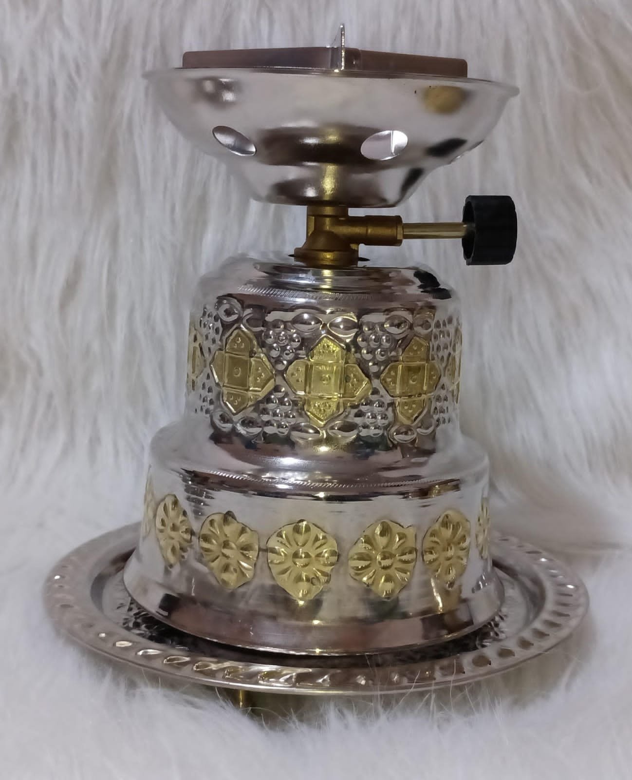 بوطة غاز صغيرة مع غطاء راقي